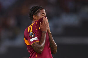 Romin drugi poraz na Olimpiku, sedam golova u meču koji je sudio...