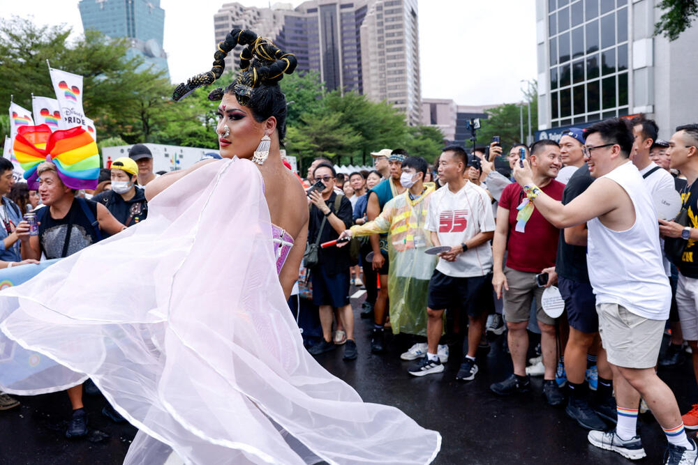 <p>Otvorenost Tajvana prema LGBTQ+ pitanjima oštro kontrira Kini, koja polaže pravo na ovu teritoriju uprkos snažnim protivljenjima vlade u Tajpeju</p>