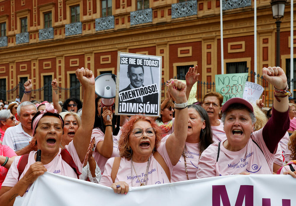 <p>Vlasti u južnom regionu Andaluzije, predvođene desničarskom opozicionom Narodnom strankom, navele su da najmanje 2.300 žena posljednjih godina nije obaviješteno o rezultatima svojih mamografa urađenih u javnim bolnicama, posebno u Sevilji</p>