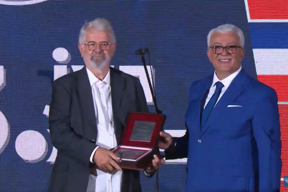 Vuković i Mandić na dodjeli nagrade, Foto: Screenshot/TV Vijesti