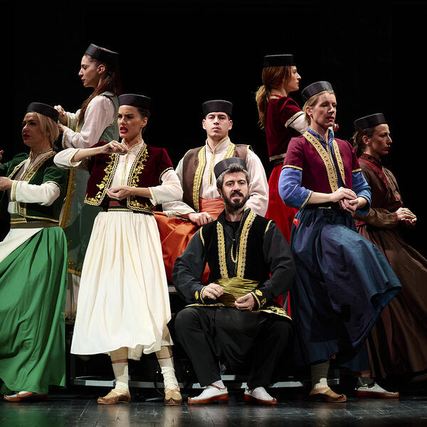 Spajajući kontraste, &ldquo;Bolivud&rdquo; postavlja pitanja