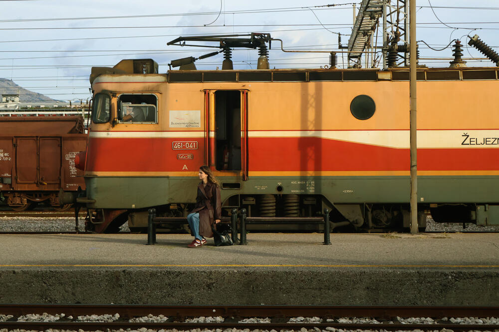 <p>Na večerašnjem otvaranju u galeriji “F 64” biće proglašena i najbolja fotografija</p>