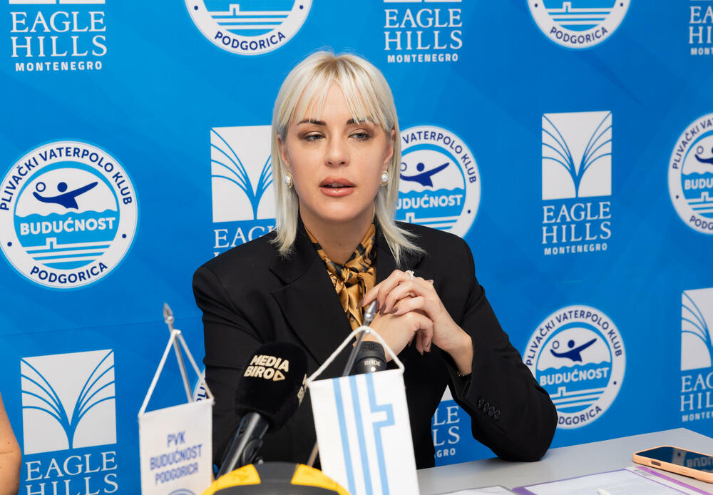 <p>Direktorica komunikacija, marketinga i institucionalne saradnje kompanije Eagle Hills Montenegro, Ana Martinović, rekla je da je ponosna da ta kompanija ima još jedno prijateljstvo u Podgorici i to sa PVK Budućnost One</p>