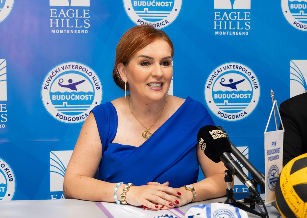 <p>Direktorica komunikacija, marketinga i institucionalne saradnje kompanije Eagle Hills Montenegro, Ana Martinović, rekla je da je ponosna da ta kompanija ima još jedno prijateljstvo u Podgorici i to sa PVK Budućnost One</p>