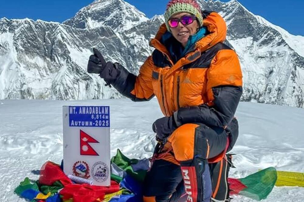 Marija Zogović na vrhu Ama Dablam, Foto: Privatna arhiva