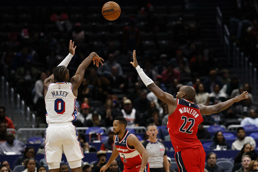 Maksi je "zatrpao" i koš Vašingtona, Foto: Reuters