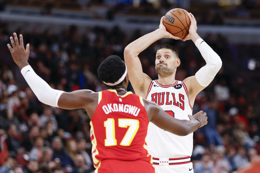 Vučević tokom meča sa Atlantom na kojem mu je falila asistecija za tripl-dabl, Foto: Reuters