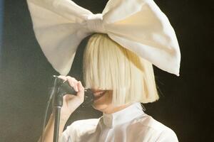 Sia se bori za starateljstvo