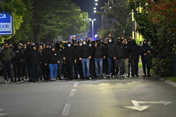 Samo opušteno, uvešćemo vize svima koje mrzite...