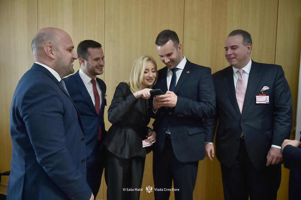 &ldquo;Paf - paf&rdquo; koji traje: Spajić sa saradnicima iz izvršne vlasti, Foto: Vlada