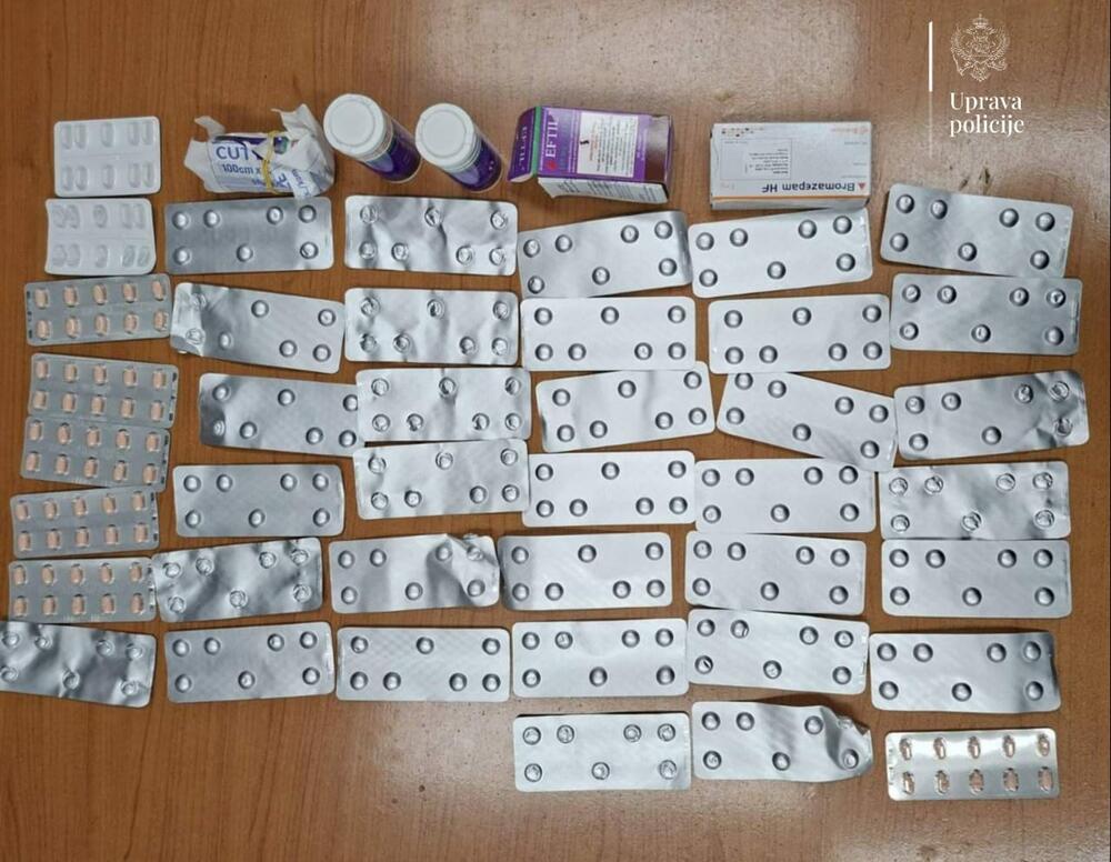 V Podgorici in Beranama zasegli več kot pol kilograma droge in 444 tablet opiatov