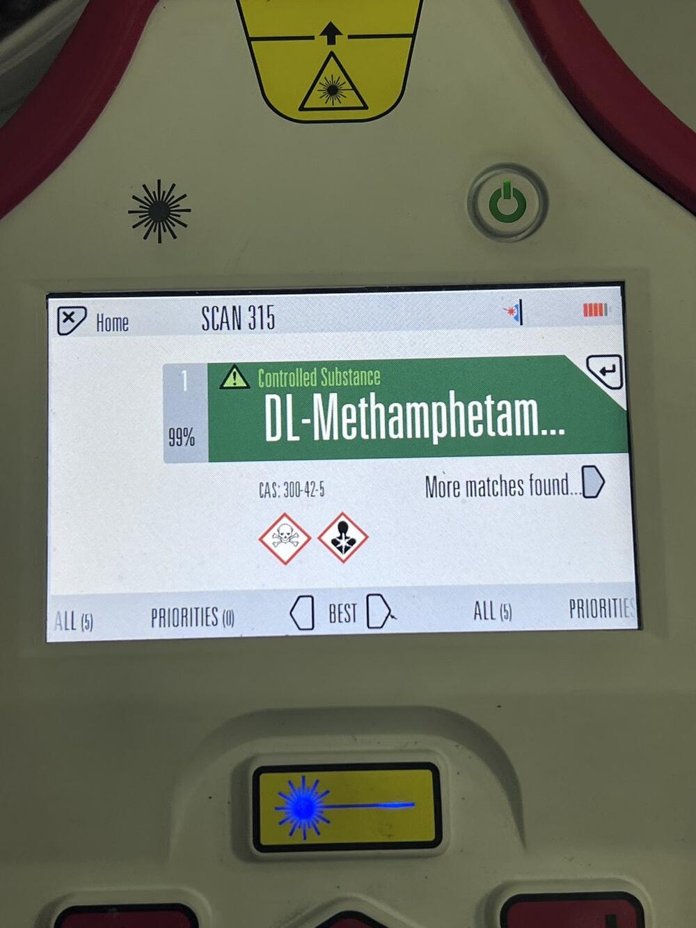 <p>Uprava carina navodi da su navedeni slučajevi rezultat redovnih aktivnosti carinskih službenika, sprovedenih u okviru analize rizika i carinskih kontrola pošiljki, čime je otkriveno i spriječeno krijumčarenje značajnih količina opojnih droga</p>