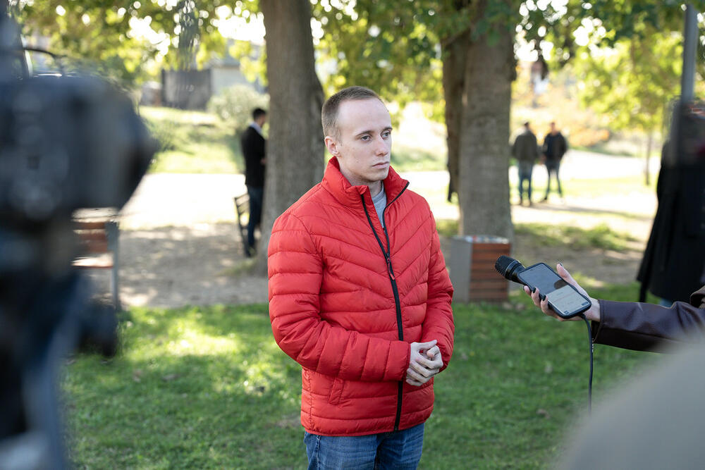 <p>Projekat "Stablo znanja" treću godinu zaredom realizuju Studentski parlament Univerziteta Crne Gore (SPUCG), Univerzitet Crne Gore, Agencija za zaštitu životne sredine, uz logističku podršku gradskog preduzeća DOO Zelenilo Podgorica</p>