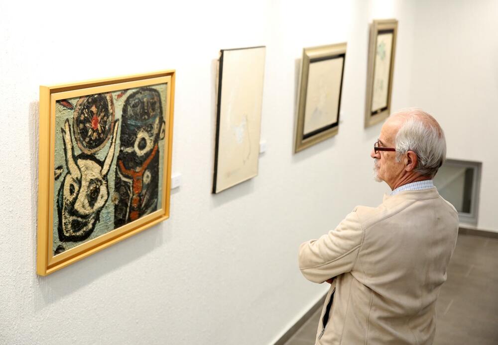 <p>U Rektoratu Univerziteta Crne Gore ljubitelji umjetnosti su imali prilike da uživaju u izložbi koja donosi podgoričkoj publici slike velikog majstora</p>