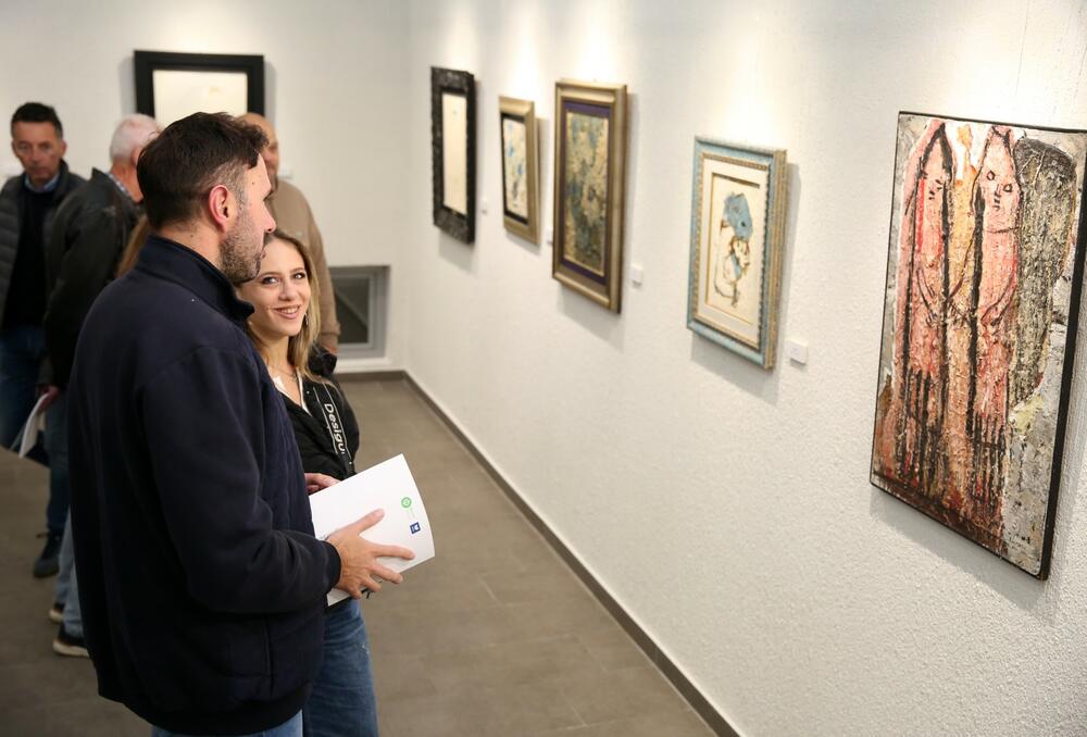 <p>U Rektoratu Univerziteta Crne Gore ljubitelji umjetnosti su imali prilike da uživaju u izložbi koja donosi podgoričkoj publici slike velikog majstora</p>