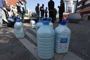 Privremeno riješen problem viška mlijeka, Vlada na potezu