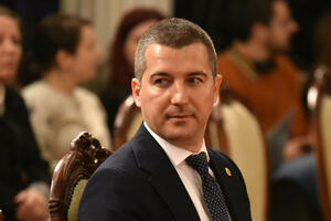 Bečić o imigracionoj politici: Vidimo zloupotrebe, pazimo se...