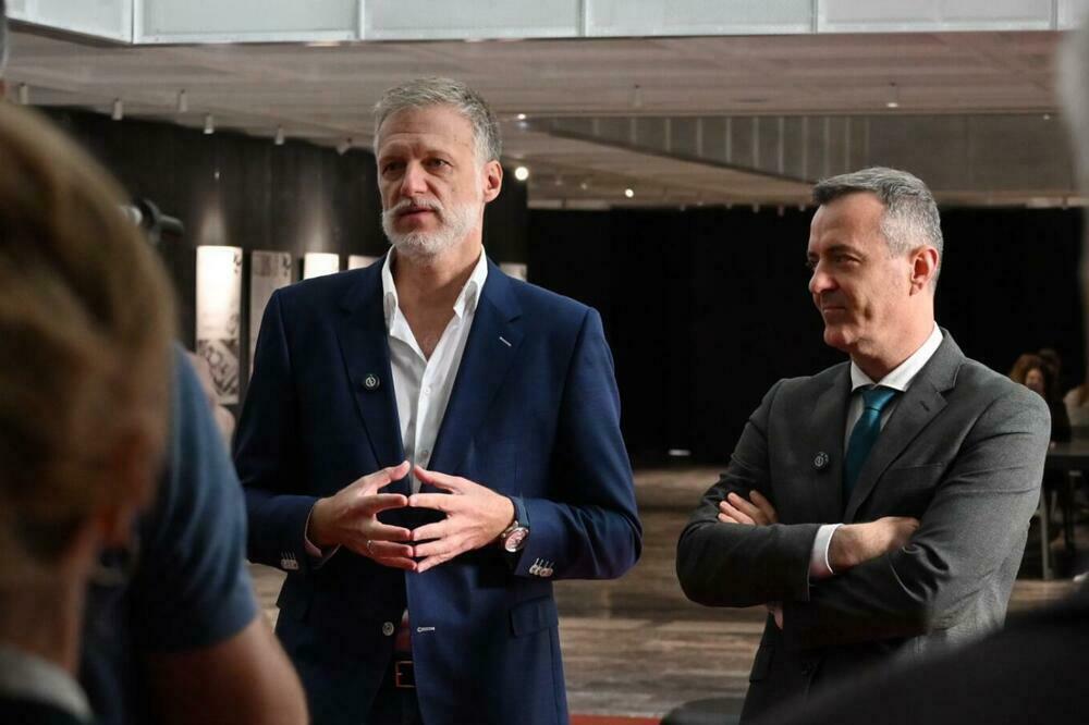 Veljko Radulović, lijevo