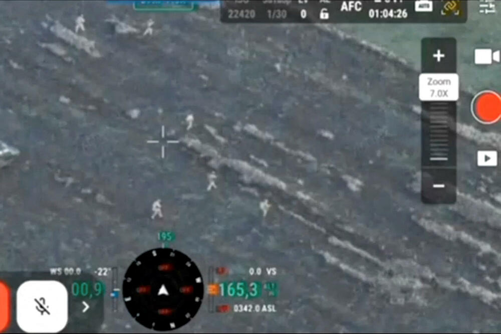 Fotografija iz videa objavljenog u petak 31. oktobra, koji je Rojtersu dostavio izvor iz ukrajinske vojske, navodno prikazuje helikopter i vojnike raspoređene u Pokrovsku., Foto: Reuters