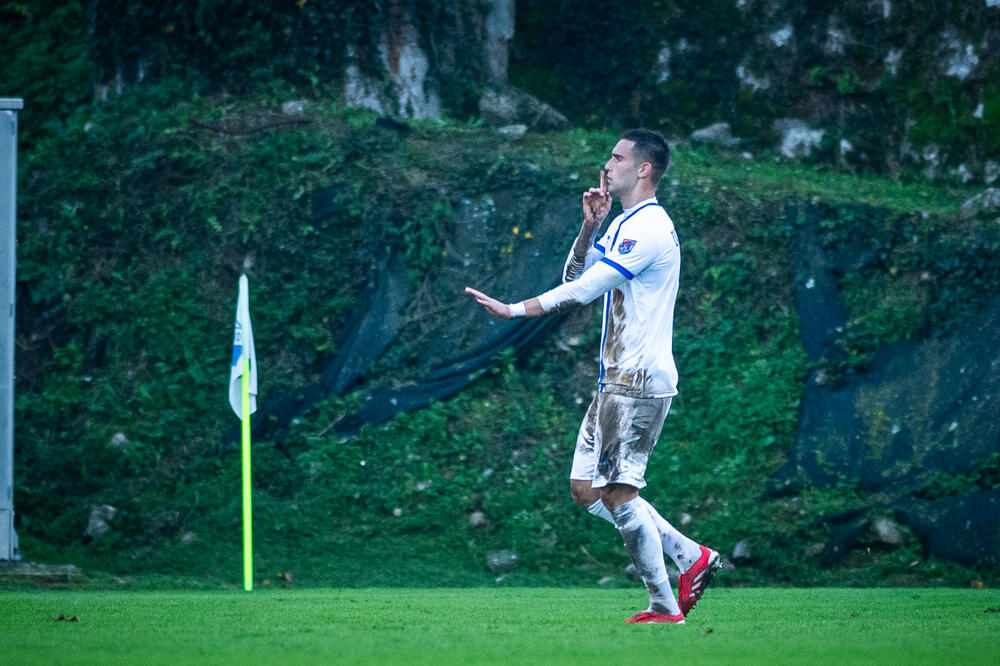 <p>Sutjeska u Kotoru savladala Bokelj SBBet 5:4, Mornar bolji od Jedinstva - 3:1</p>