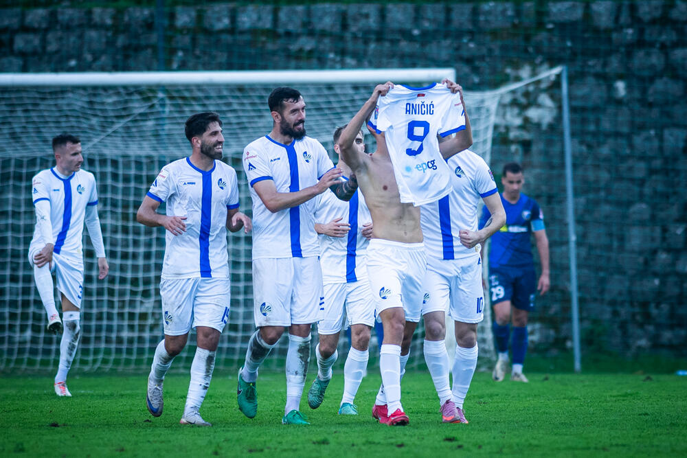 <p>Sutjeska u Kotoru savladala Bokelj SBBet 5:4, Mornar bolji od Jedinstva - 3:1</p>