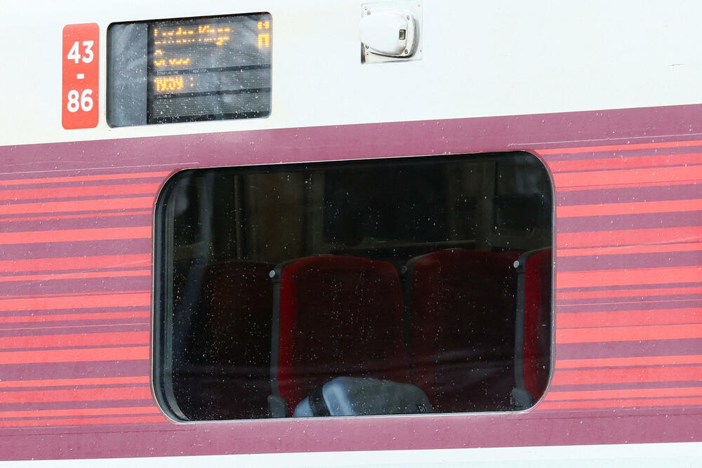 <p>Policijski zvaničnik Džon Lavles rekao je medijima da je od devet osoba koje su u zadobile povrede opasne po život, četvoro otpušteno iz bolnice, dok dvoje i dalje ima povrede koje ugrožavaju život</p>