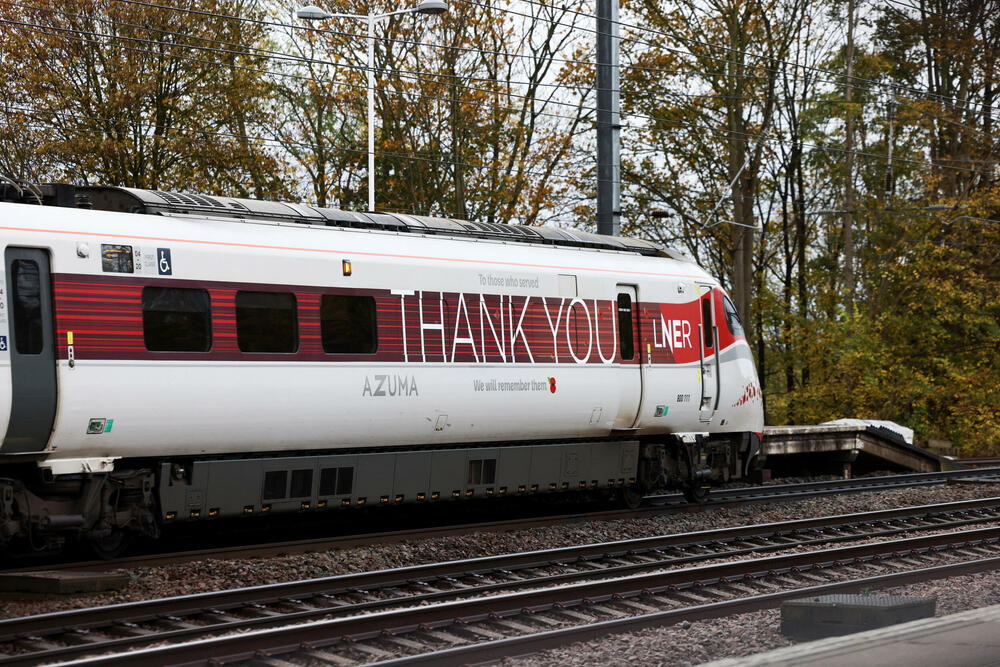 <p>Policijski zvaničnik Džon Lavles rekao je medijima da je od devet osoba koje su u zadobile povrede opasne po život, četvoro otpušteno iz bolnice, dok dvoje i dalje ima povrede koje ugrožavaju život</p>