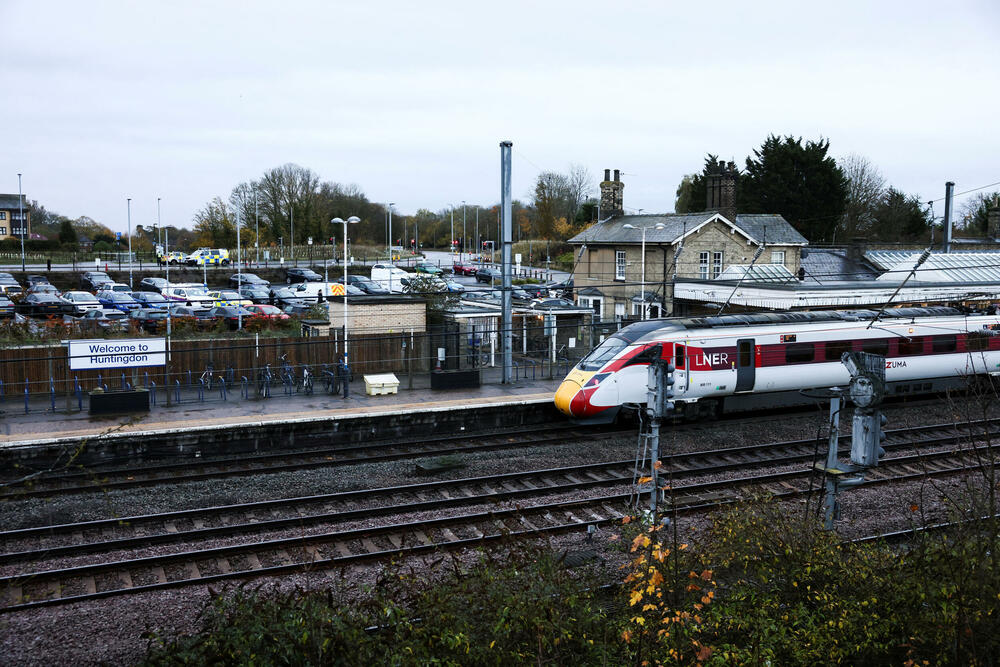 <p>Policijski zvaničnik Džon Lavles rekao je medijima da je od devet osoba koje su u zadobile povrede opasne po život, četvoro otpušteno iz bolnice, dok dvoje i dalje ima povrede koje ugrožavaju život</p>