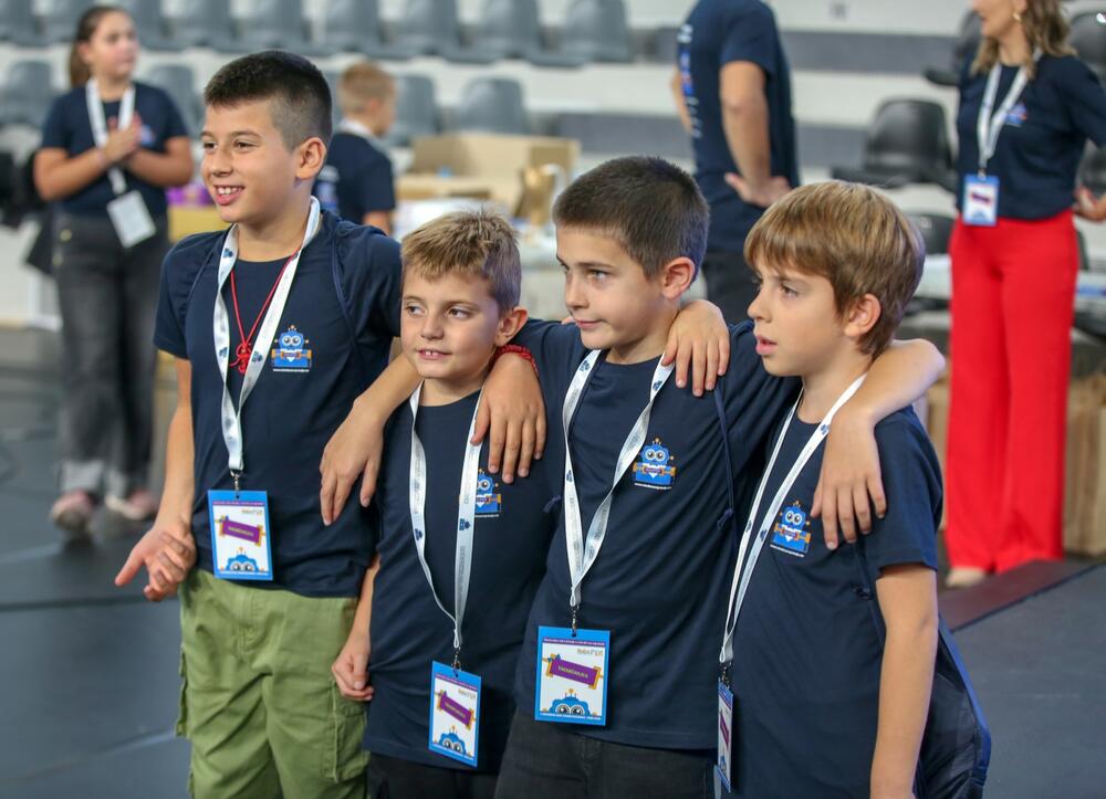 <p>U saopštenju se navodi da je u okviru Nedjelje štednje održano nacionalno takmičenje u robotici za najmlađe</p>