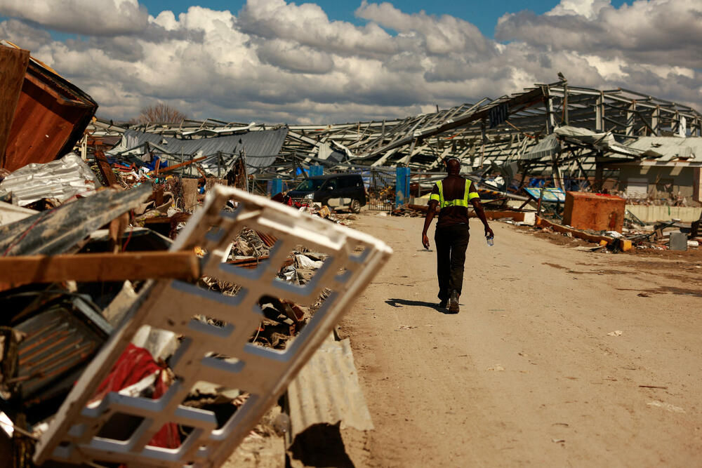 <p>Uragan koji je opustošio čitave regione Jamajke i poplavio Haiti i Kubu, usmrtio je ukuono gotovo 60 ljudi tokom svog višednevnog kretanja kroz Karibe<br /> </p>
