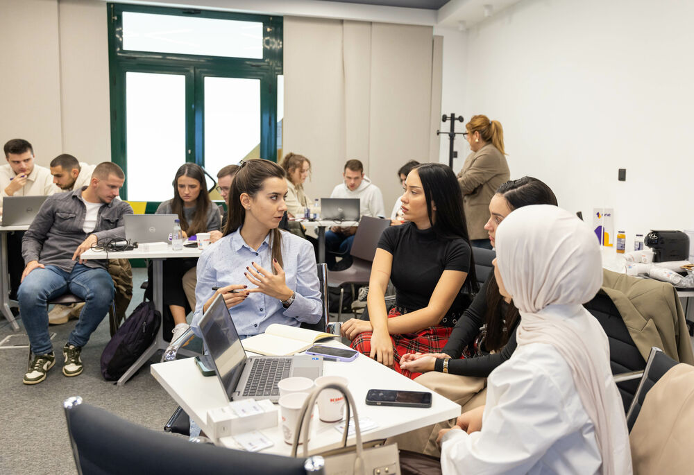 <p>Studenti Univerziteta Crne Gore, učesnici One Akademije poslovnih vještina, nastavili su svoje putovanje kroz svijet savremenog biznisa novim modulom posvećenim komercijalnoj strategiji, inovacijama i razvoju proizvoda.</p>