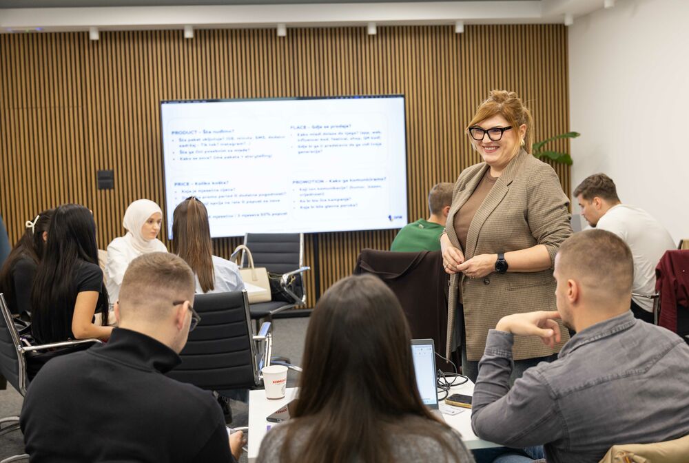 <p>Studenti Univerziteta Crne Gore, učesnici One Akademije poslovnih vještina, nastavili su svoje putovanje kroz svijet savremenog biznisa novim modulom posvećenim komercijalnoj strategiji, inovacijama i razvoju proizvoda.</p>