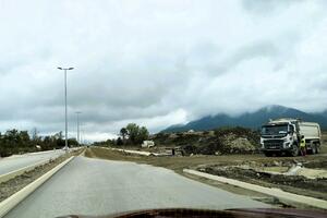 Bulevar Tivat - Jaz: Od gradilišta do najopasnije dionice