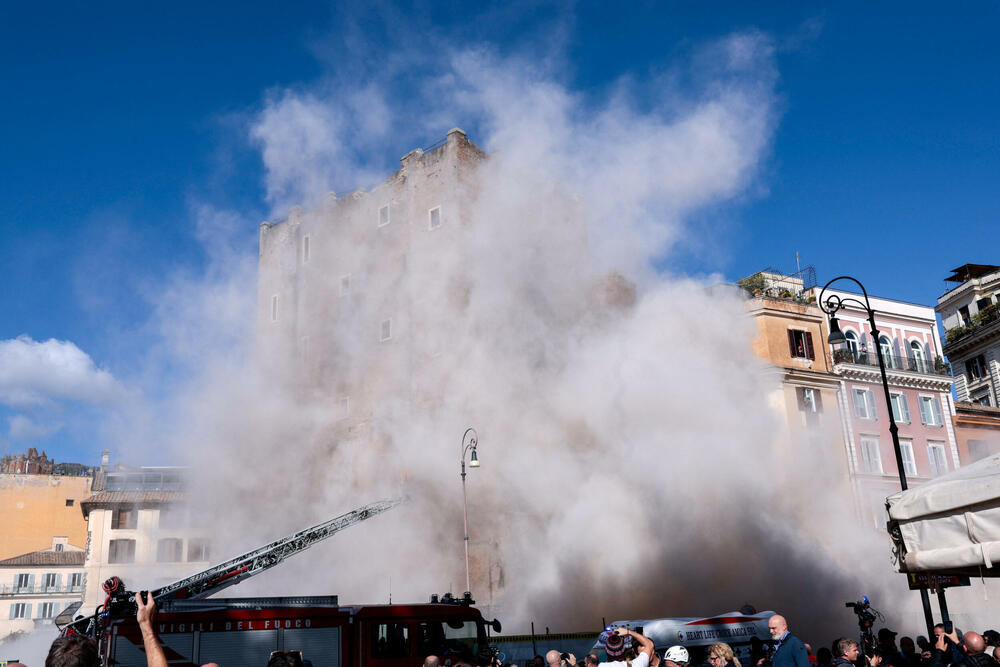 <p>Tore dei Konti sagradio je u 13. vijeku papa Inokentije III, kao rezidenciju za svoju porodicu</p>