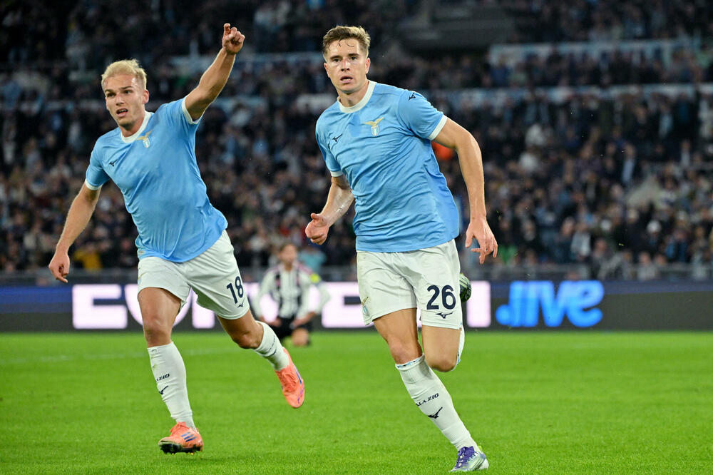 Cagliaris Starter: Isaksen (links) mit Tomo Bašić, Foto: Reuters