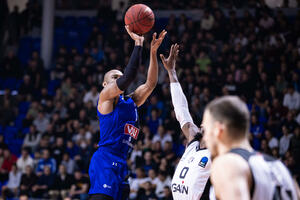 Noć kada su pobijedili Budućnost i košarka, "plavo-bijeli" srušili...