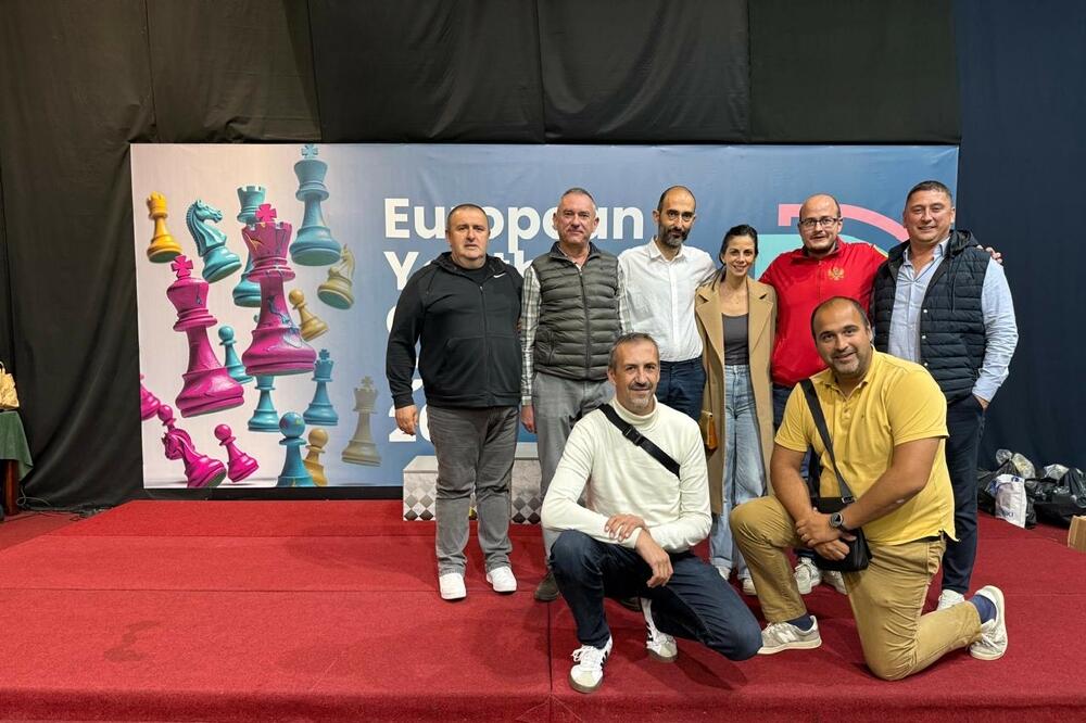 The championship organizing team with guests from the Paralympic Committee, Photo: ŠSCG