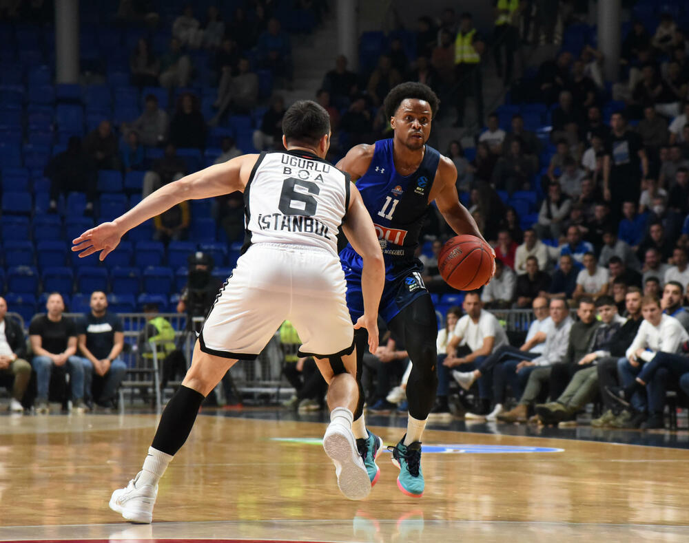 <p>Atmosfera iz dvorane "M-Tel Morača" treba da bude pravi primjer i prava poruka<br /> </p>