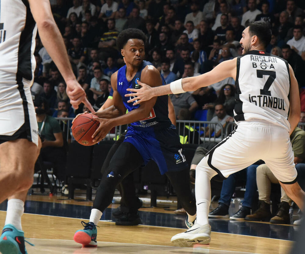 <p>Atmosfera iz dvorane "M-Tel Morača" treba da bude pravi primjer i prava poruka<br /> </p>