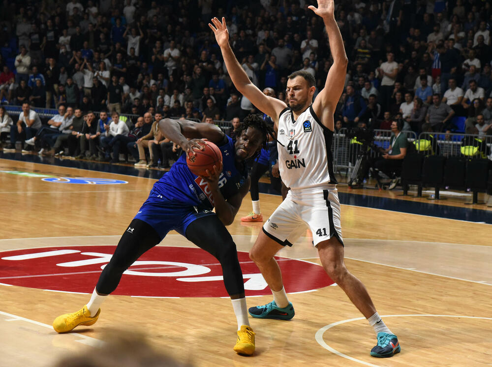 <p>Atmosfera iz dvorane "M-Tel Morača" treba da bude pravi primjer i prava poruka<br /> </p>