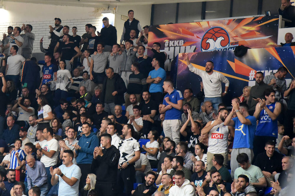 Prava sportska noć u "Morači" i pobjeda uz enegriju sa tribina:...