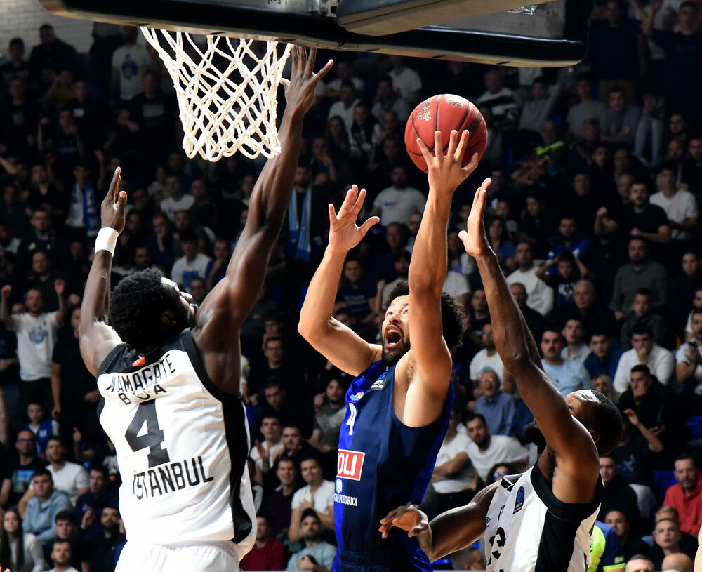 <p>Atmosfera iz dvorane "M-Tel Morača" treba da bude pravi primjer i prava poruka<br /> </p>