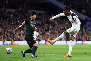 Agent prijetio pištoljem fudbaleru Totenhema