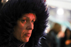 Vučić apelovao na učesnike skupa ispred parlamenta da ne...