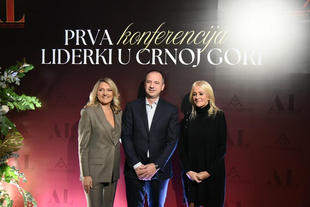 <p>&bdquo;Liderstvo znači ne bojati se biti u manjini kad je najlakše ćutati. Svako nasilje, svaka prijetnja i govor mržnje upereni su na sve nas. Moramo imati hrabrosti da stanemo na stranu dobra, da štitimo dostojanstvo svakog čovjeka, posebno onih koji pripadaju manjinama&ldquo;, poručila je predsjednica Asocijacije liderki Crne Gore</p>