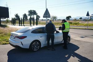 Sankcionisali vozače zbog brze vožnje, upotrebe telefona i...