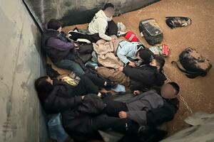 Srbija: Šest migranata pronađeno u kamionu sa pšenicom