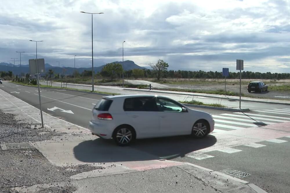 Vozilo na "divljem skretanju", Foto: Printscreen/Boje jutra