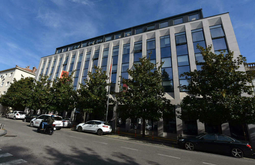 Zgrada u kojoj su smješteni Vrhovni i Ustavni sud