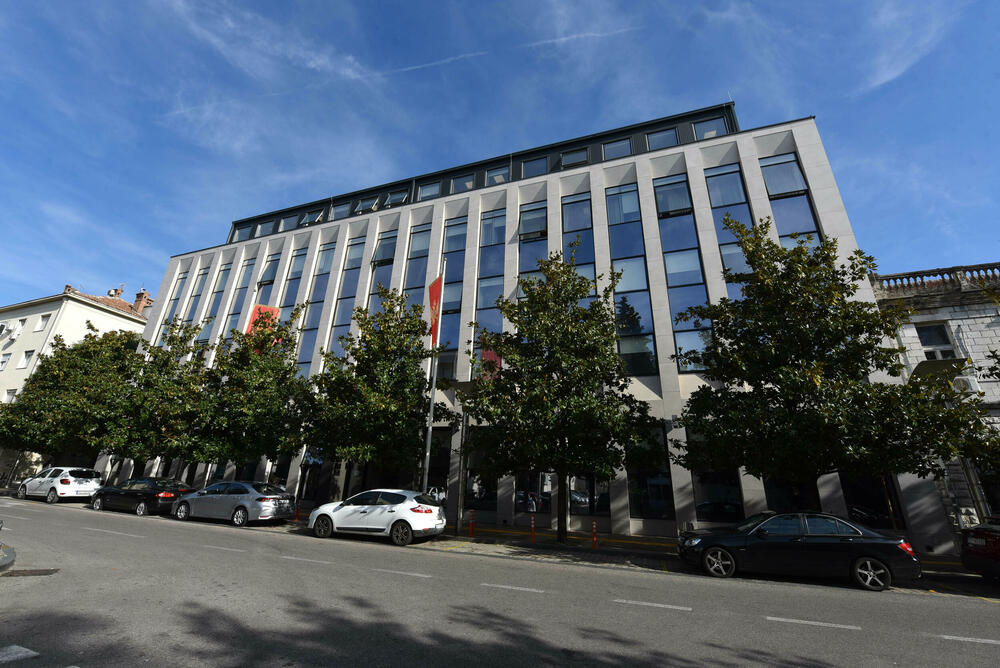 Črna gora bo Olgi Asanović izplačala 26.000 evrov zaradi nezaščite pred nasilnim soprogom